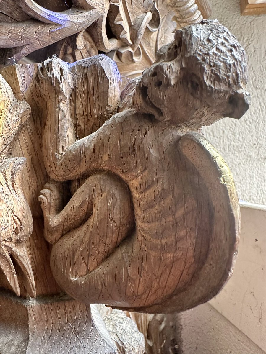 mutley7781's tweet photo. @wenD1285 @NellytheWillow @morgrugyn @History_Ann Absolutely Wendy, the detailing is quite amazing.
Two further examples of details from the pulpits here -
Lew Trenchard’s #Pinwill ape
& Kenton’s 15th C ape.
#Woodensday https://t.co/xNpJXcI7ZZ