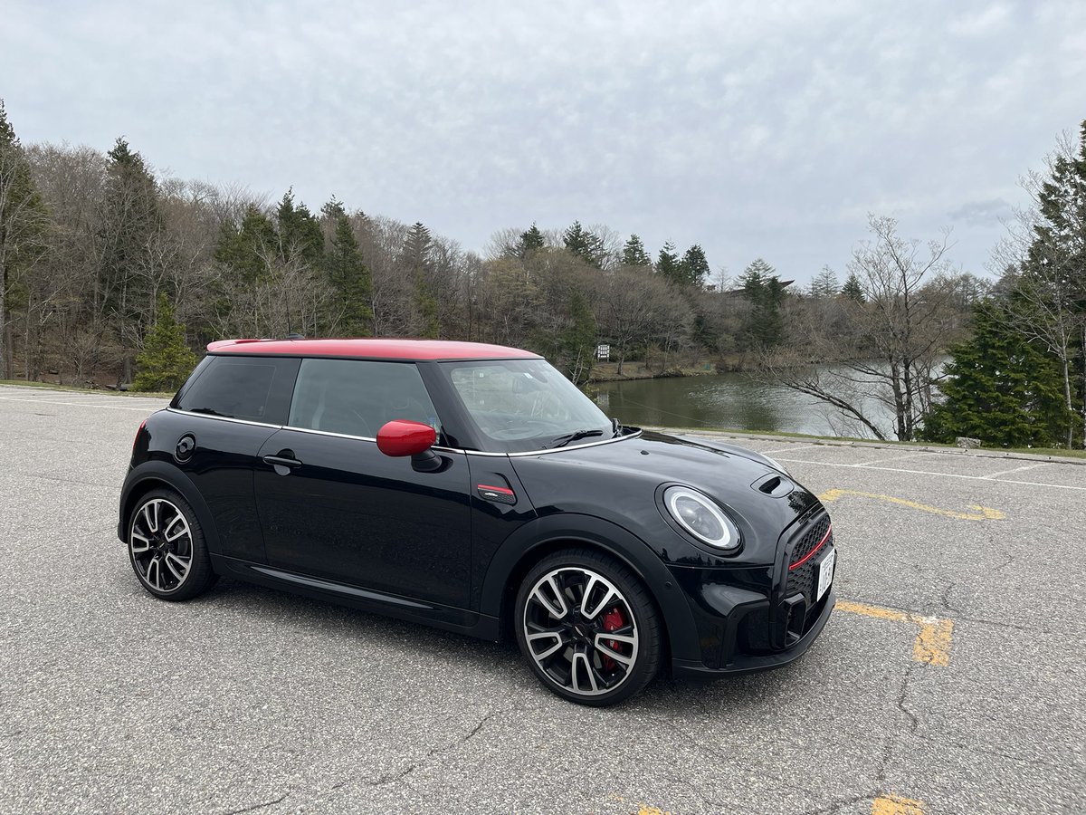 新しい愛車でクネクネ道を走ってきた。運転が楽しいクルマ。正にゴーカートフィーリング。
#mini #f56jcw #jhoncooperworks
 #ミニ #ジョンクーパーワークス
