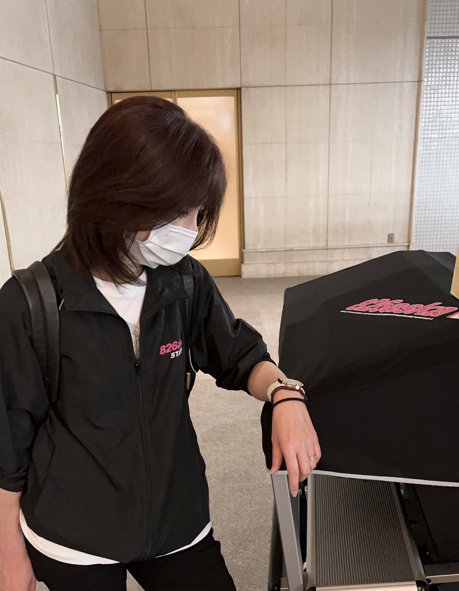 今日はお母たん＆お父たんで楽器運搬！！ お疲れのご様子・・がんばっ