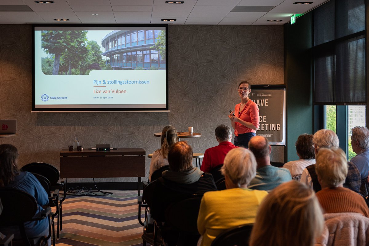 NVHP_nl's tweet photo. Een heerlijk gebakje van #VastePrik, elkaar bijpraten, updates van de werkgroepen en een middagprogramma over pijnmanagement: het is een greep uit de Algemene Ledenvergadering van 15 april. Het verslag van onze leden lees je in de komende Faktor.
#pijnmanagement #NVHP #Hemofilie https://t.co/SZsretCzfc
