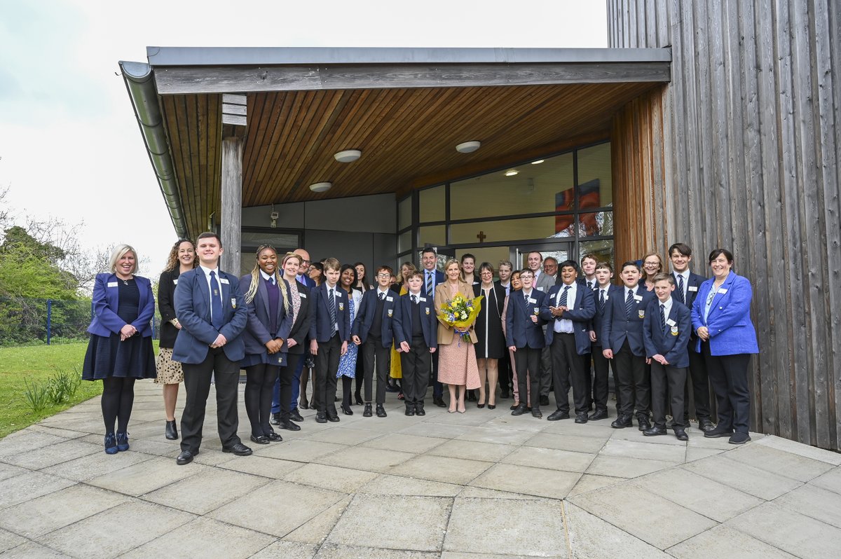 RoyalFamily's tweet photo. As Patron of the National Autistic Society, The Duchess of Edinburgh visited the Salesian Cullum Centre in Surrey, to learn more about their work to support autistic students and help them thrive in mainstream schools.

🔗https://t.co/DaZ7WLbL5f https://t.co/cibPitDjnO