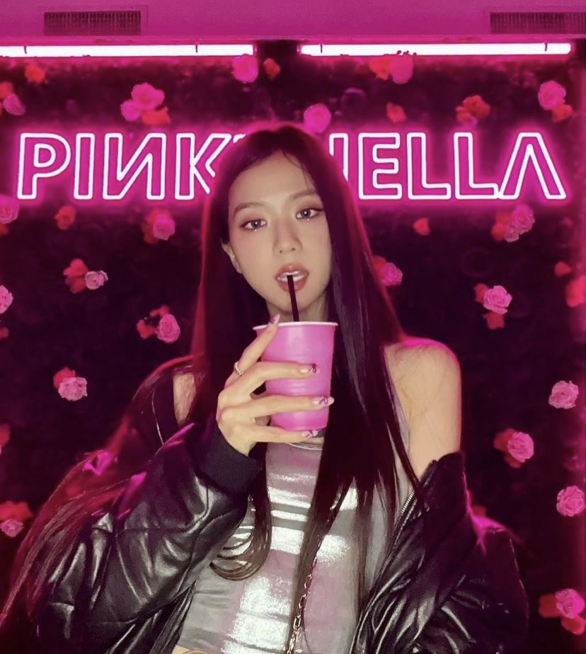JNKDI0R's tweet photo. pinkchella bp>> https://t.co/rzDPgil3jW