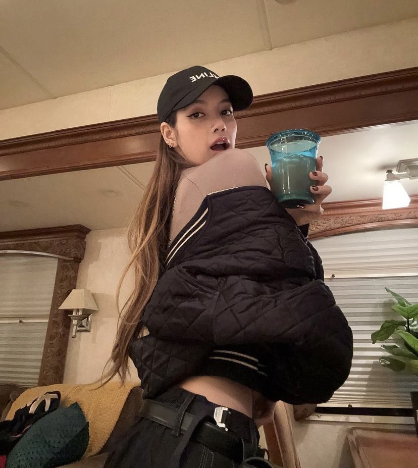JNKDI0R's tweet photo. pinkchella bp>> https://t.co/rzDPgil3jW