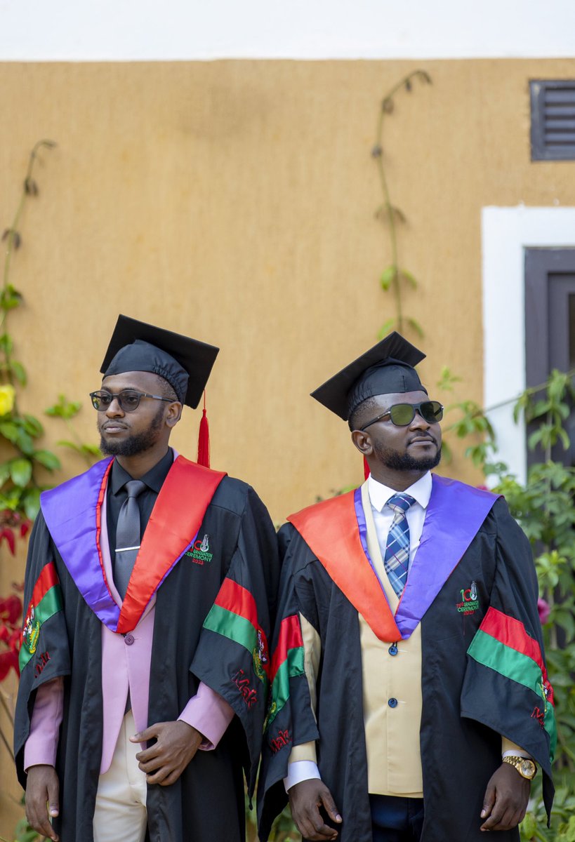 MedicalNelson's tweet photo. Looking back when we graduated hoping to join national service as medical doctors in a supervised form of practice called medical internship.
It currently seems as tho all our education was to waste.
⁦@MinofHealthUG⁩ should deploy interns
cc ⁦@Thomas_Tayebwa⁩ ⁦ https://t.co/o2a1Y2NUYo