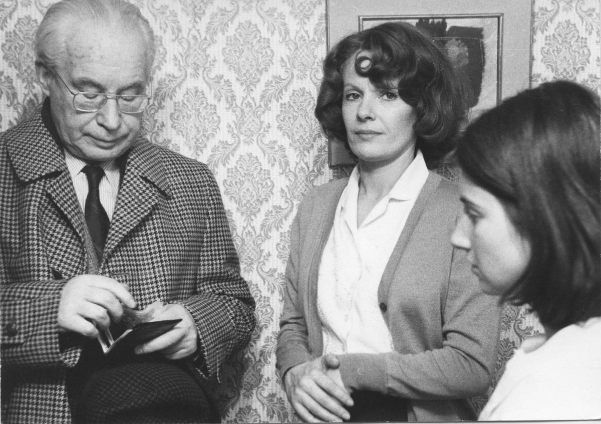 PlayDocFest's tweet photo. JEANNE DIELMAN, 23 QUAI DU COMMERCE, 1080 BRUXELLES (Chantal Akerman, 1975) se tiene que ver, y se tiene que ver en el cine, en pantalla grande, gigante. Sobre todo esta magnífica  restauración 2K de @Cinematekbe 

© Virginia Haggard-Leirens

👑🙌
#PlayDoc2023 #PlayDoc https://t.co/DaHpzBE4pZ