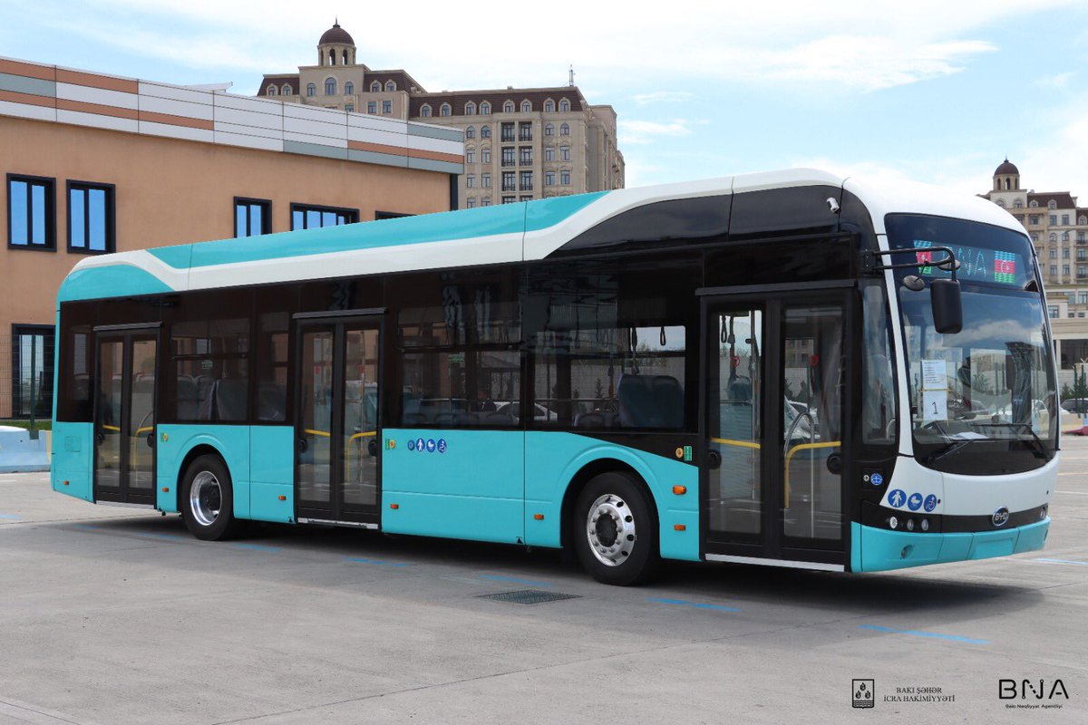 VusalKarmli's tweet photo. Bakı şəhərinə ilk elektrik mühərrikli avtobus gətirilib.
Dünyanın aparıcı elektrik mühərrikli avtobuslar istehsalçısı Çinin BYD şirkətindən test məqsədilə alınan 1 ədəd elektrik avtobusu 12 metrlikdir. 33 sərnişin oturacağına malik avtobusun ümumi sərnişin tutumu 82 nəfərdir. https://t.co/PDqYJzzWFe