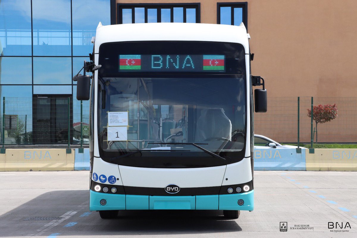 VusalKarmli's tweet photo. Bakı şəhərinə ilk elektrik mühərrikli avtobus gətirilib.
Dünyanın aparıcı elektrik mühərrikli avtobuslar istehsalçısı Çinin BYD şirkətindən test məqsədilə alınan 1 ədəd elektrik avtobusu 12 metrlikdir. 33 sərnişin oturacağına malik avtobusun ümumi sərnişin tutumu 82 nəfərdir. https://t.co/PDqYJzzWFe