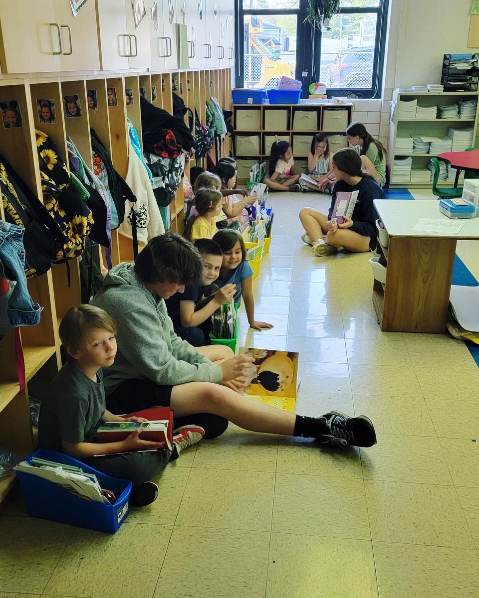 Mehlville_HS's tweet photo. Yesterday, our Freshmen TAP classes participated in Service Learning. They gave back to the community by lending a helping hand! Thank you to the programs schools that hosted the class of 2026! #msdr #Wearemehlville https://t.co/DWGpNHngkE