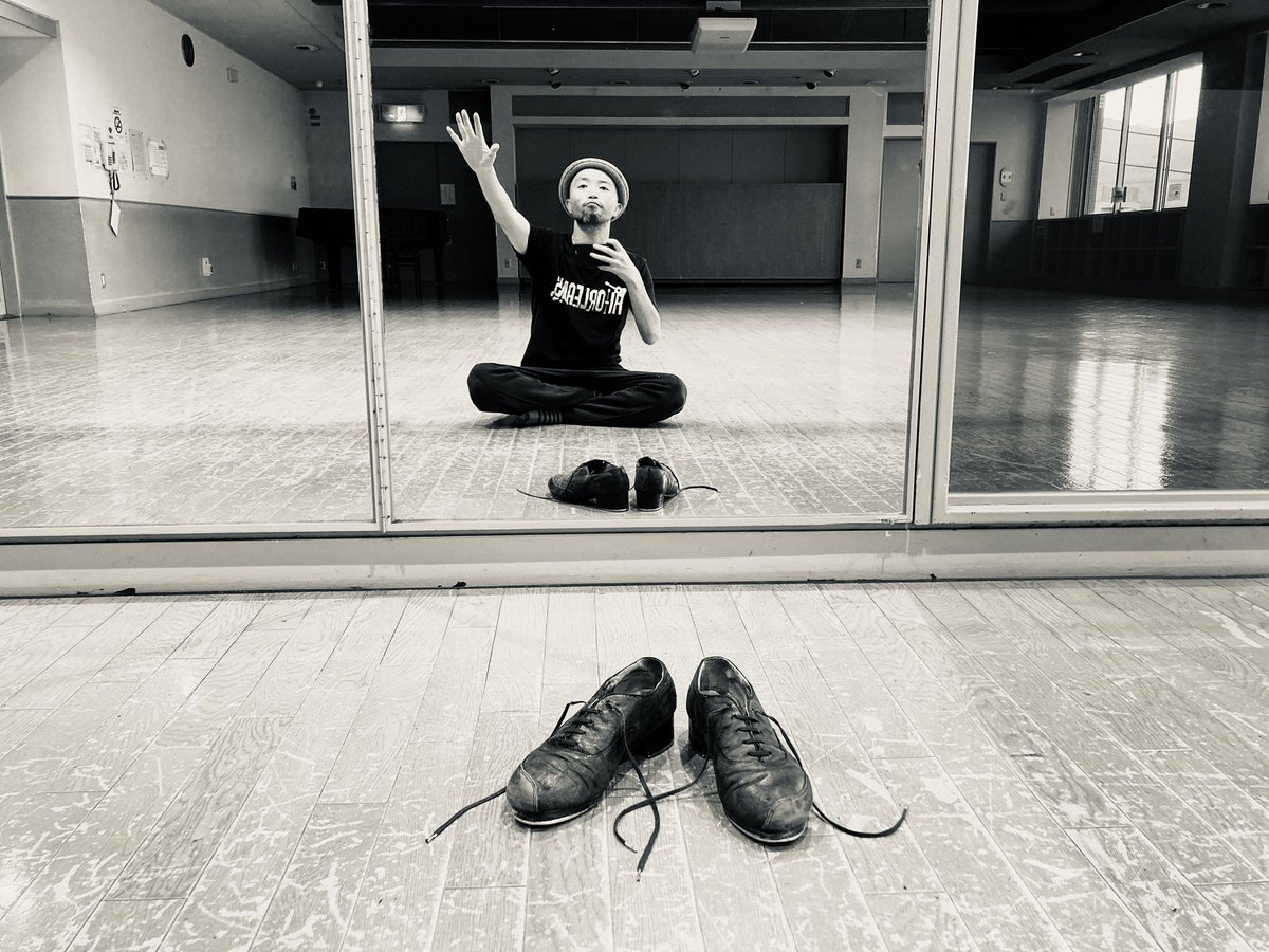 Ino038's tweet photo. リハ音源ききながら追い込み👣
あと3日!!!!!🔥
#秦野 #タップダンス #ハダノオト
#stepinflow #roadtohadanote2023 https://t.co/fpEQ5EiNNQ