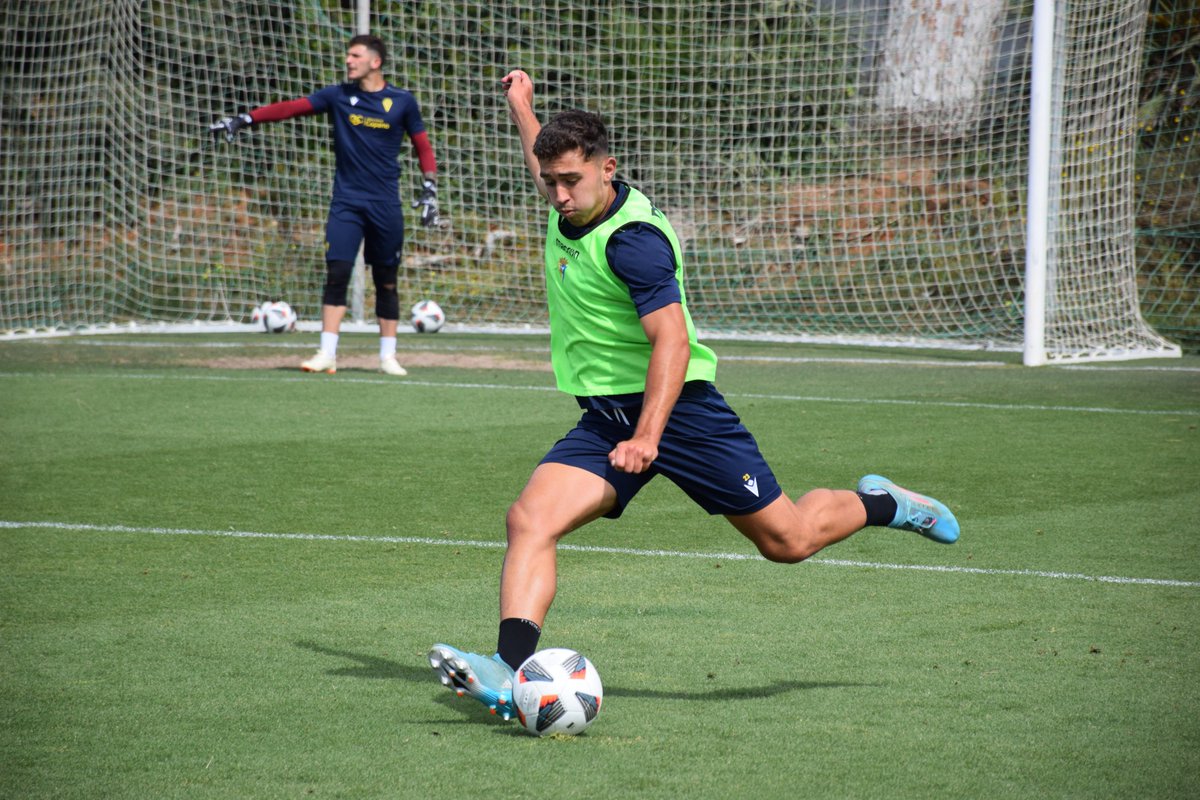 #Mirandilla 💛💙

💥 <a href="/OliverViera30/">Óliver Viera</a>