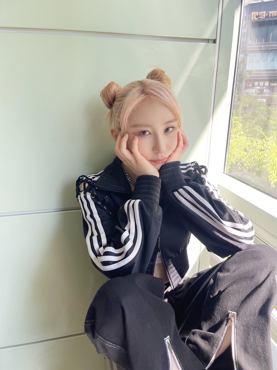 [#CHAEYEON_pic📸] 23.04.19 쇼챔피언

채연이 귀여워 금지❌ 해제 요청드립니다🙆 
오늘도 깃털 같은 춤선과 강렬한 퍼포먼스로 채리쉬 마음을 KNOCK한 채연이었습니다💓

#이채연 #LEECHAEYEON 
#OverTheMoon #KNOCK