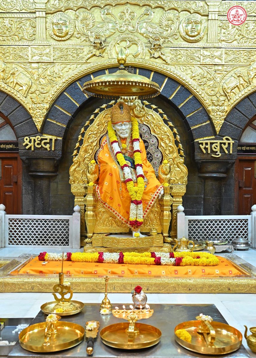 SaiShraddha11's tweet photo. 🙏🏼 शिरडी साईबाबा मध्याह्न आरती दर्शन🙏🏼
🌹बुधवार १९ अप्रैल २०२३🌹
जय देव जय देव दत्ता अवधूता। साई अवधूता।जोडूनी कर तव चरणी ठेवितो माथा। जय देव।।
अवतरसीं तूं येता धर्मातें ग्लानी।नास्तिकां नाही तू लाविसी निज भजनीं
दाविसी नाना लीला असंख्य रूपांनी। हरिसी दीनांचे तू संकट दिनरजनी.... https://t.co/D91YITyLDt
