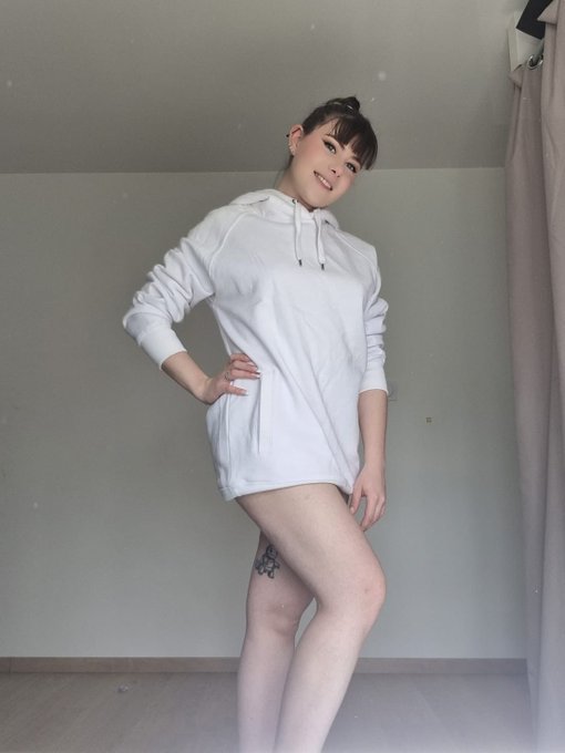 Big Kiss tweeter 😘  #MLRGIRLS  ➡️https://t.co/6ah3NFob4x ➡️https://t.co/jr2bn76D18 ➡️ https://t.co/XdqPksOtvl ➡️https://t<a href="/tag/mlrgirls"class="tags">#MLRGIRLS</a>