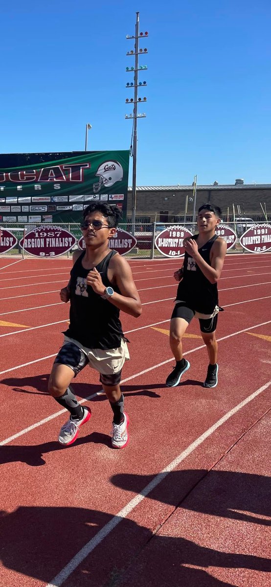 Coach_Garcia70's tweet photo. Good luck to all our qualifiers At todayโs area meet!!!! #theville #speedville #braHMaKINGdom https://t.co/OmysDapLzg