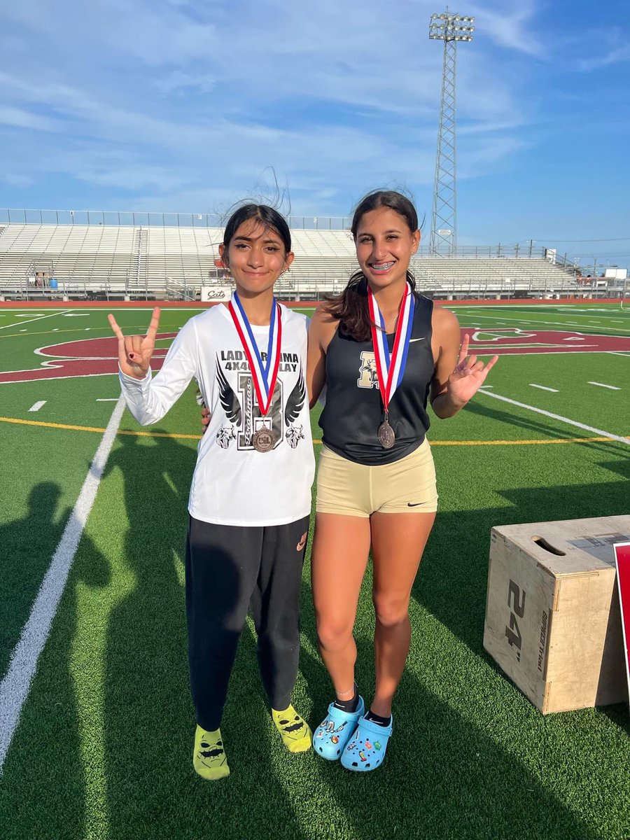 Coach_Garcia70's tweet photo. Good luck to all our qualifiers At todayโs area meet!!!! #theville #speedville #braHMaKINGdom https://t.co/OmysDapLzg