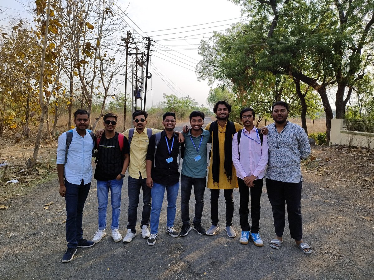 kanhaikumar1998's tweet photo. गैंग्स ऑफ आईआईएमसी, अमरावती https://t.co/r4IRd2uzc1