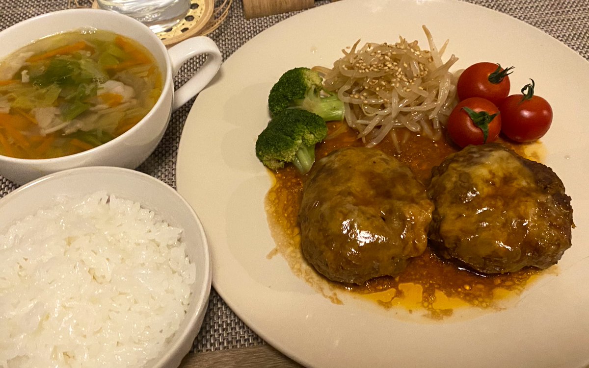 7NATADE's tweet image. 今日はチーズinハンバーグ🧀❣️