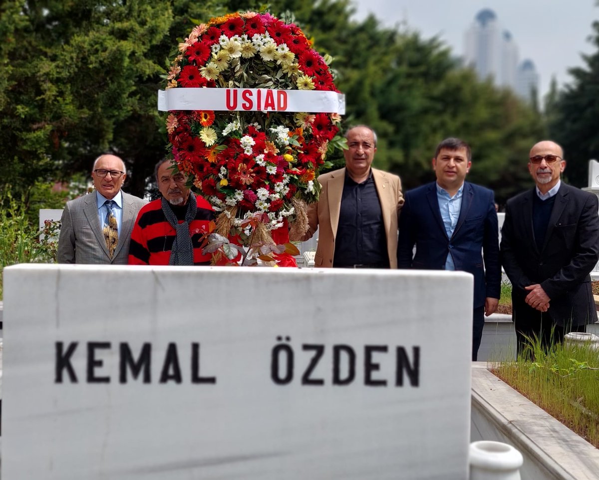 USİAD Kurucu ve Onursal Genel Başkanı Kemal Özden'i aramızdan ayrılışının 17. yılında Zincirlikuyu Mezarlığı'ndaki kabri başında andık.