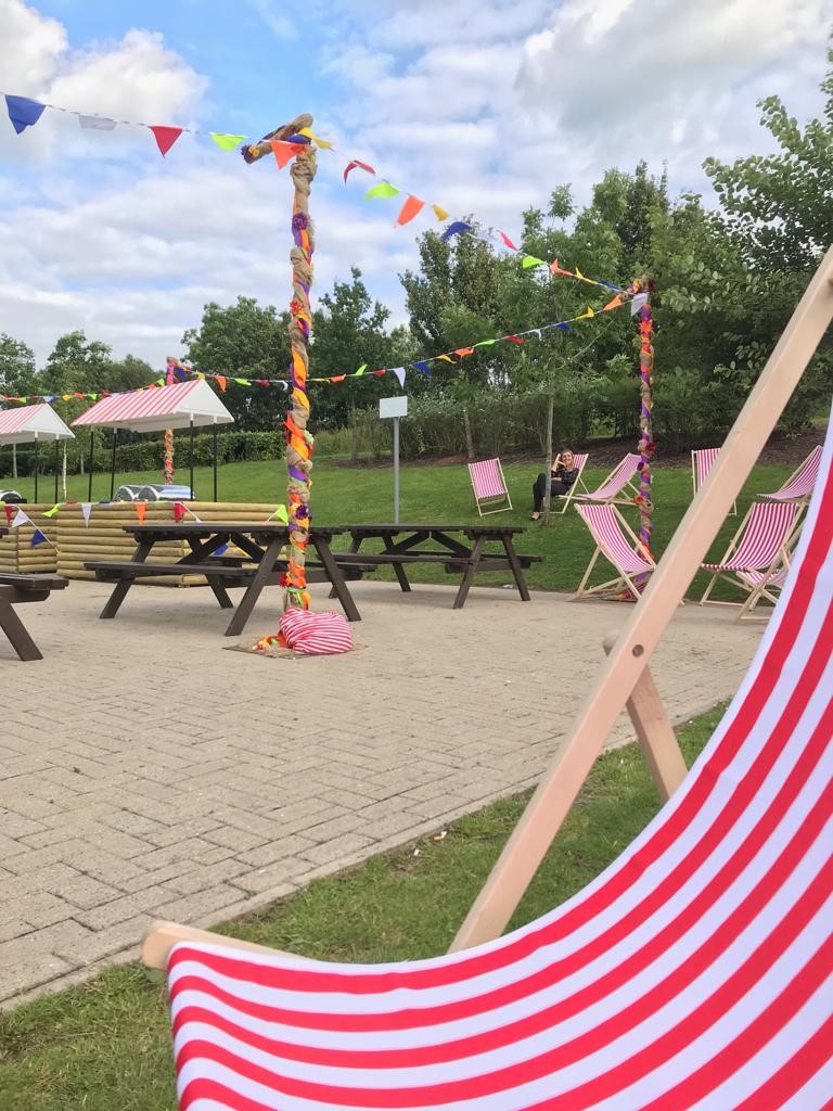 Glastonbury?🎉🤔

Not quite... but we'll give it a good go!

Our patio is our little hidden gem. Nestled at the end of our conference lobby, the patio is perfect for summer BBQ's, team building and lazing in the sun!
#summer #summer2023 #bbq #radisson #radissonblu #teambuilding