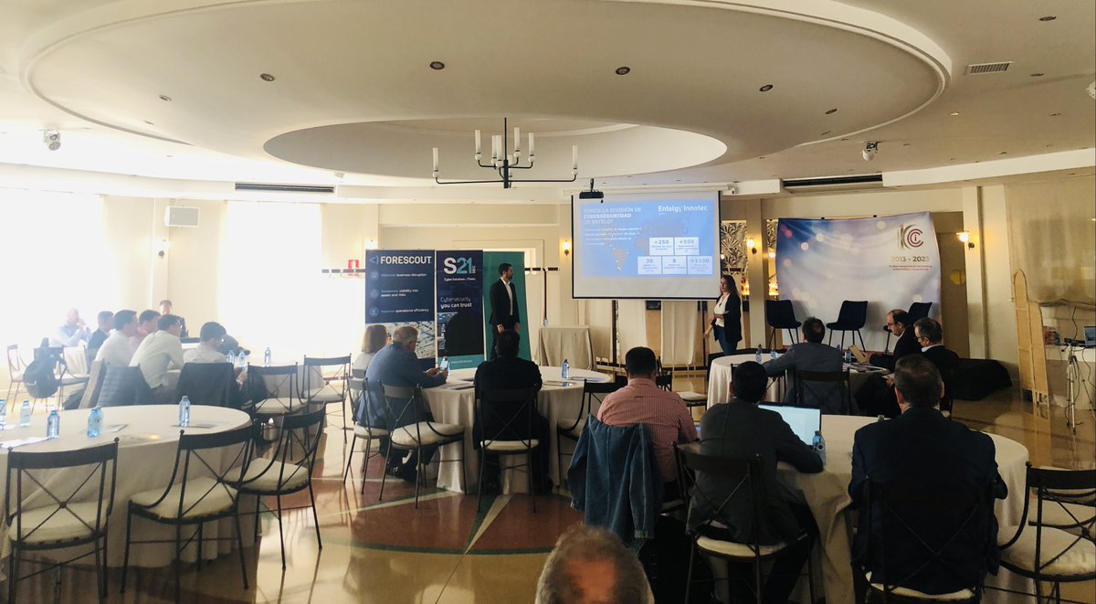 info_CCI's tweet photo. ¿Qué necesita el sector industrial? #Ciberseguridad y SmartSoc convergente IT&amp;OT con Estefanía Rojas y José Sosa de @InnotecSecurity hoy en la Voz de la Industria 

#XAniversarioCCI #SmartSOC #SOCindustrial 

https://t.co/fc7sGQZW6r https://t.co/8g9xFUf6c8
