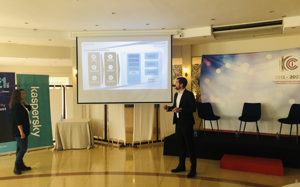 info_CCI's tweet photo. ¿Qué necesita el sector industrial? #Ciberseguridad y SmartSoc convergente IT&amp;OT con Estefanía Rojas y José Sosa de @InnotecSecurity hoy en la Voz de la Industria 

#XAniversarioCCI #SmartSOC #SOCindustrial 

https://t.co/fc7sGQZW6r https://t.co/8g9xFUf6c8