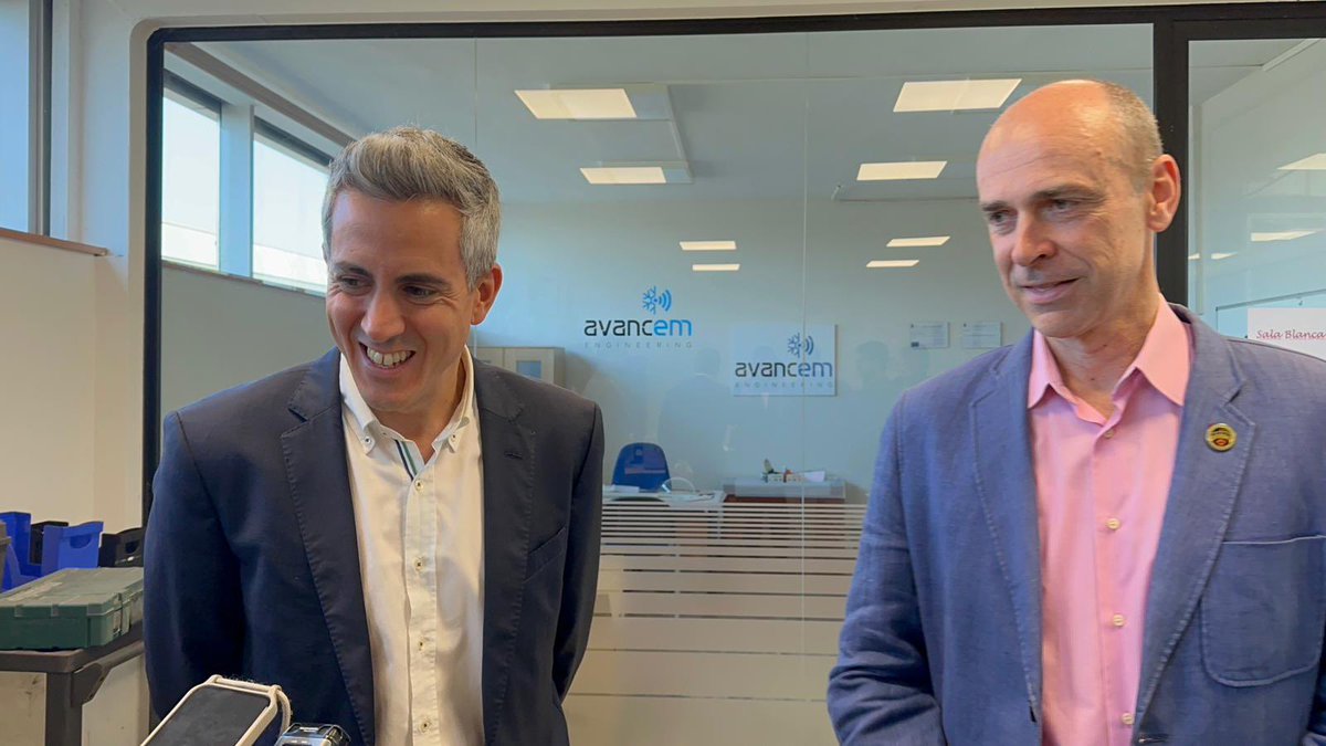Pablo_Zuloaga's tweet photo. La #economíadelconocimiento aporta grandes noticias a Cantabria. Fernando Mirapeix y su equipo de #AvancemEngineering en #Camargo lideran el proyecto de ingeniería y producción de los imanes de la infraestructuras científica CERN de #Ginebra. https://t.co/i7nKiWbcgj