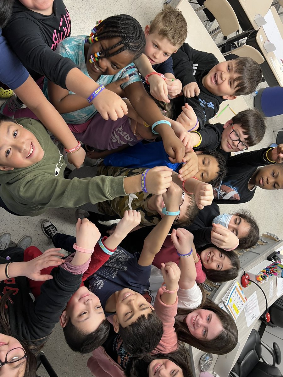 jmarch3rdGrade's tweet photo. Celebrating Candy Land transformation day with our bracelets! #weare126 #stony126 https://t.co/mQQjMil6ZS