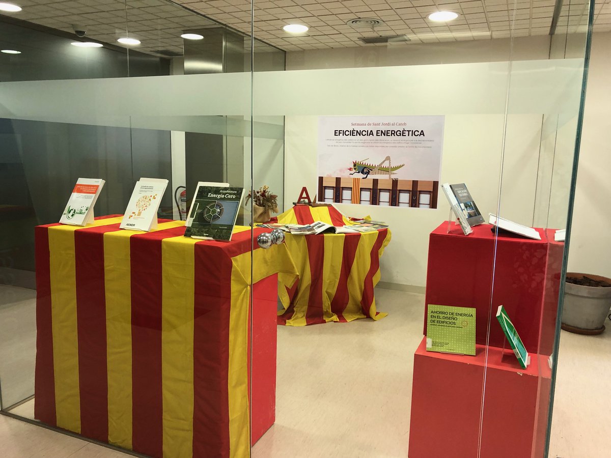 cateb_barcelona's tweet photo. T'esperem al Cateb per celebrar la setmana de #SantJordi amb les últimes novetats editorials disponibles al Centre de Documentació.

I recorda,🌹el divendres 21 podràs recollir la teva la #rosa de Sant Jordi a qualsevol de les nostres seus.🌹
#Arquitecturatècnica #Cateb #Llibres https://t.co/KRqKuNfDbb