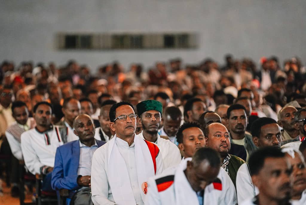 AbiyAhmedAli's tweet photo. ሰላም የሁሉም መልካም ነገር መሠረት እንደመሆኑ፣ ያለ ሰላም ልማት የማይታሰብ ነው። ሕዝባችን ሰላሙን በማረጋገጥ ፊቱን ወደ ልማት እንዲያዞር የማድረግ የጋራ ኃላፊነት አለብን:: በነቀምት ለነበረኝ ቆይታ እና ውይይት ሕዝቡን አመሰገናለው። https://t.co/ffvCB4aVZz