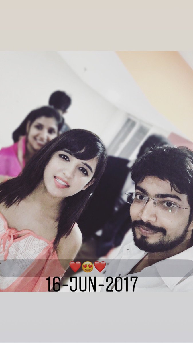 aakesh_garg's tweet photo. Thankyou for everything @ShirleySetia ❤️ always feel blessed to be part of it #teamshirleydiwas  missing you all❤️ https://t.co/3PAfXrA2nI
