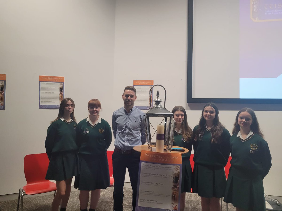 PresWex's tweet photo. Our students who are our schools Ethos Ambassadors getting prepared at the @ceist1 #cslc2023
Thank you to Mr Grannell & Ms Dooley who are also giving workshops
Conference theme this year
",Making a difference' https://t.co/prpUvzZ76B