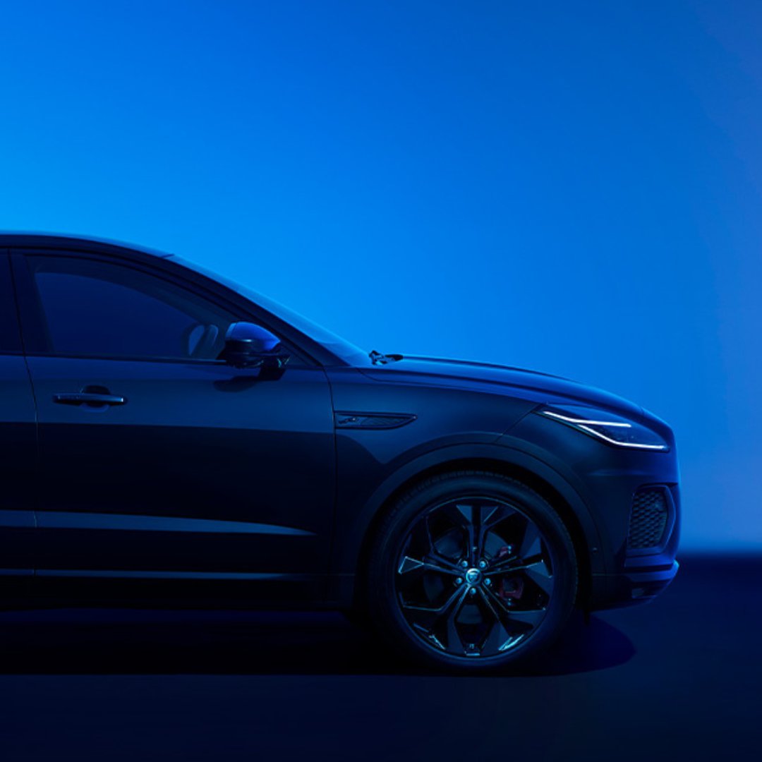 GrangeJaguar's tweet image. Jaguar E-PACE 

Bold design. Luxurious refinement. And an all-electric range of up to 38 miles. Explore E-PACE Electric Hybrid with a Business Specialist at Grange Jaguar.

grange.co.uk/jaguar/new-car…

#EPACE #Jaguar #Grange