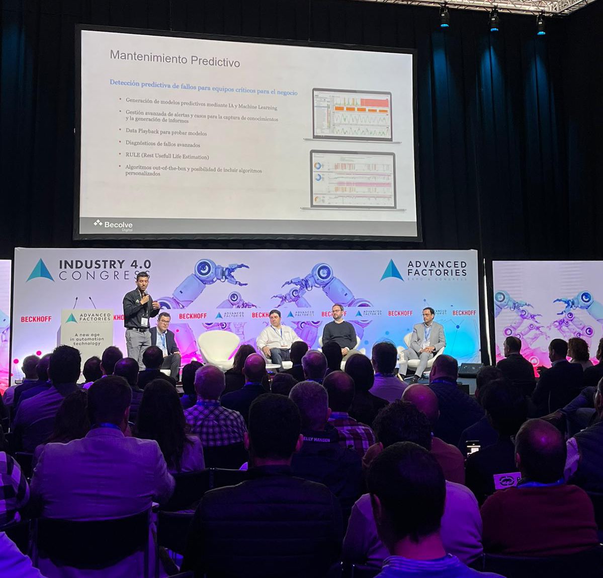 AdvanFactories's tweet photo. Marc Mata de @WonderwareES @Logitek_es , José Ramón Salinas de @premogroup , Aleix Vives de #packfeeder y Javier Martínez de @TelefonicaTech estan hablando del gran salto de competitividad que tenemos este año gracias a las soluciones para la #digitalización en #AF2023 https://t.co/Q0COJwAIpX