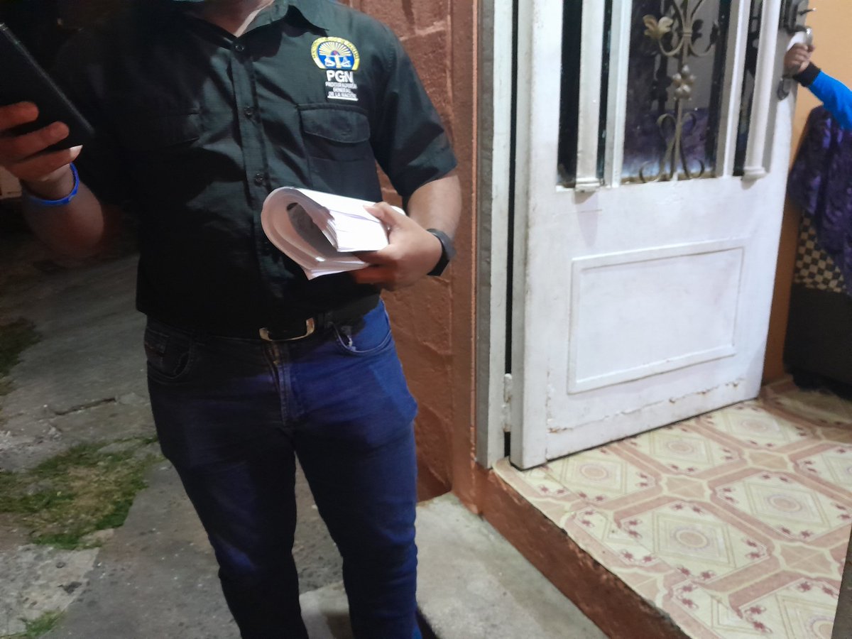 PGN_PANAMA's tweet photo. #EnDesarrollo| En el distrito de San Miguelito, la Fiscalía Superior Especializada en Delitos de Asociación Ilícita con @ProtegeryServir desarrollan la #OperaciónDonqueo para ubicar a personas requeridas por pandillerismo, relacionadas a la pandilla "SAM 23 o JORDAN 23". https://t.co/vIDmTbxb6m