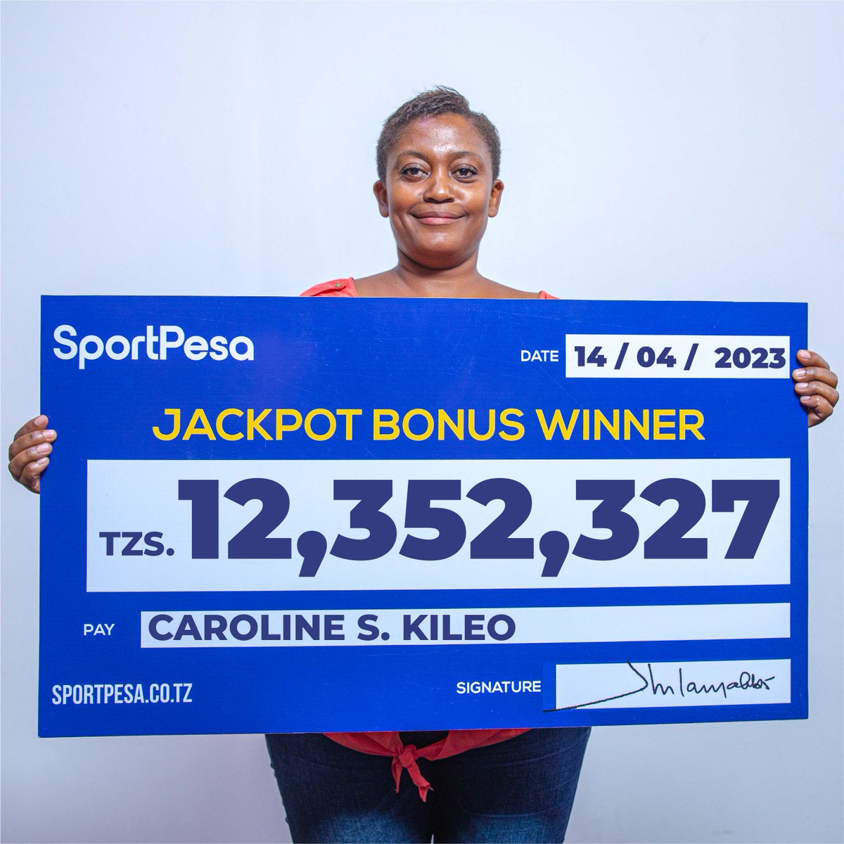 TZSportPesa's tweet image. Mwanadada ashinda 12,352,327, Jackpot Bonus ya SportPesa.

Bet Jackpot ya wiki hii hapa!
sportpesa.co.tz/en/supa-jackpo…

#betting #jackpot #jackpotbonus #SportPesaJackpot

blog.sportpesa.co.tz/?p=8092
