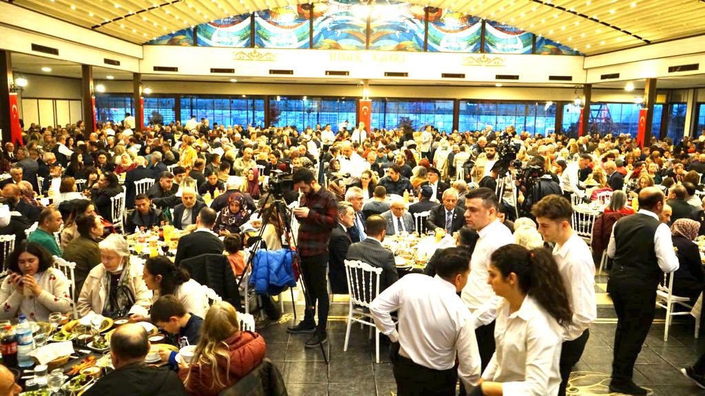 Ankara Kaleiçi Hisar Kasrı’nda İYİ Parti Genel Başkanımız Sn. Meral AKŞENER, ABB Başkanımız Sn. Mansur YAVAŞ, Emekli Astsubaylarımız, Şehit Ailelerimiz, Gazilerimiz ve konuklarımızla iftar yemeğimizi gerçekleştirdik.
<a href="/meral_aksener/">Meral Akşener</a>
<a href="/mansuryavas06/">Mansur Yavaş</a>