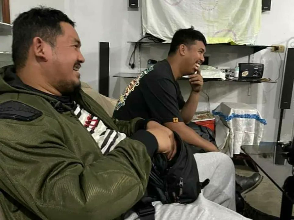VL_MediaGroup's tweet photo. Team Payaman Moto Club, binisita si Roger Raker! Reunion na ito!π₯°π
Mamentos | Facebook Page
https://t.co/CqnarqdGhc
#Mentos #WildDogs #RogerRaker #TeamPayaman #ViylineMediaGroup https://t.co/2dlCK1qUd2