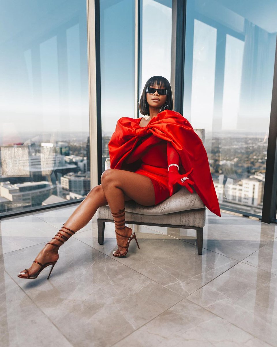 Khutso_N's tweet photo. Everything mogirl baafeee ❤️👑🐝
@Bonang https://t.co/29HX8n7Iu1