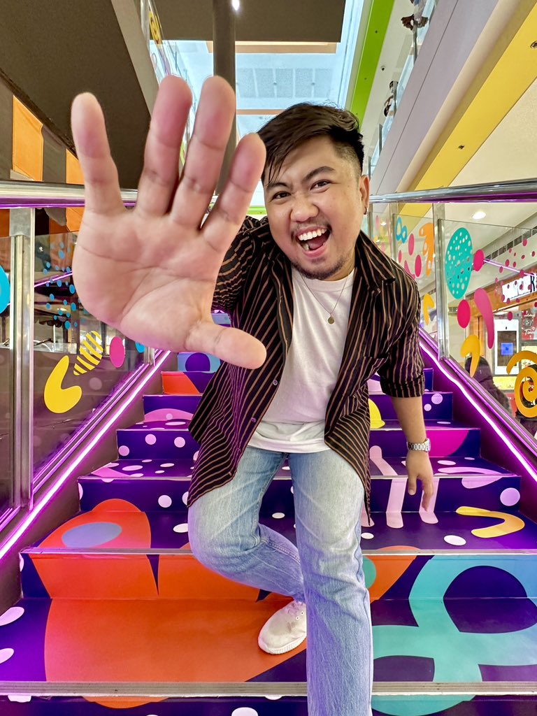 sidluna_'s tweet photo. Summer is back at SM! 🌞🏖

Come and splurge on SM City Legazpi's #SummerTimeAtSM with fun burst of colors, best vibes and score exciting deals! ✨

Strike that #AweSM pose on our Summer Stairs photo spot to kick off that refreshing #AWorldOfExperienceAtSM 

#EverythingsHereAtSM https://t.co/YL873sAvMR