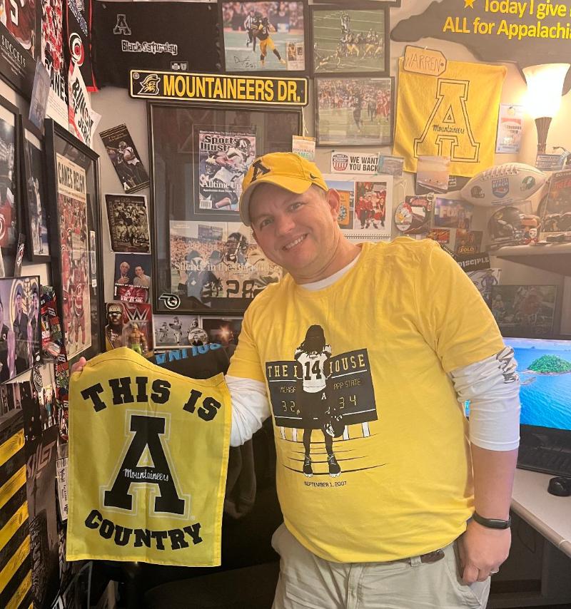 AppStateAlum05's tweet photo. Iโm a finalist in Visit Myrtle Beach's Ultimate Fan Battle. Help me rally votes: https://t.co/ebVtxyrpiY @MyMyrtleBeach https://t.co/wfTT25KEPf