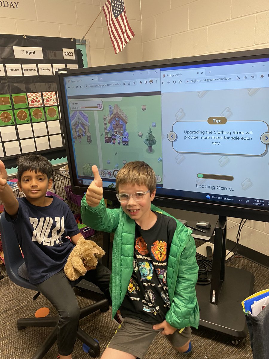 SmithCCE's tweet photo. This student taught the class how to split the screen so two people can play Prodigy at the same time on our interactive screen. @HumbleISD_FCE #cardinalpride #outoftheboxthinker https://t.co/tZvX75oAc1