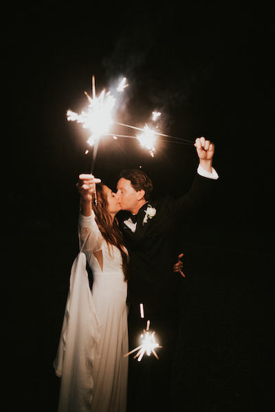 WandHmagazine's tweet photo. #WeddingoftheWeek Eleanor &amp; Edward💚

Staying true to their ethical values and eco-friendly lifestyle, the designed their wedding with love for each other and the planet in mind. 🌏

Read their spellbinding and sustainable big day story: https://t.co/XzW6mqsrSq... 💞 https://t.co/jQSXkx7kee