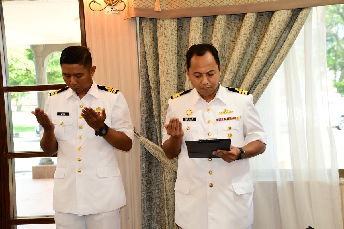 19 Apr; Majlis Pemakaian Pangkat Pegawai Memerintah KD HANDALAN ke P/Kdr telah berjaya disempurnakan oleh YBHG PANGWILLA 1.

“Success is not given, it is earned”

#VenomCrew3511
<a href="/tldm_rasmi/">Royal Malaysian Navy</a>
<a href="/Mawilla_1/">MAWILLA 1</a>
<a href="/kd_terengganu/">KD TERENGGANU</a>