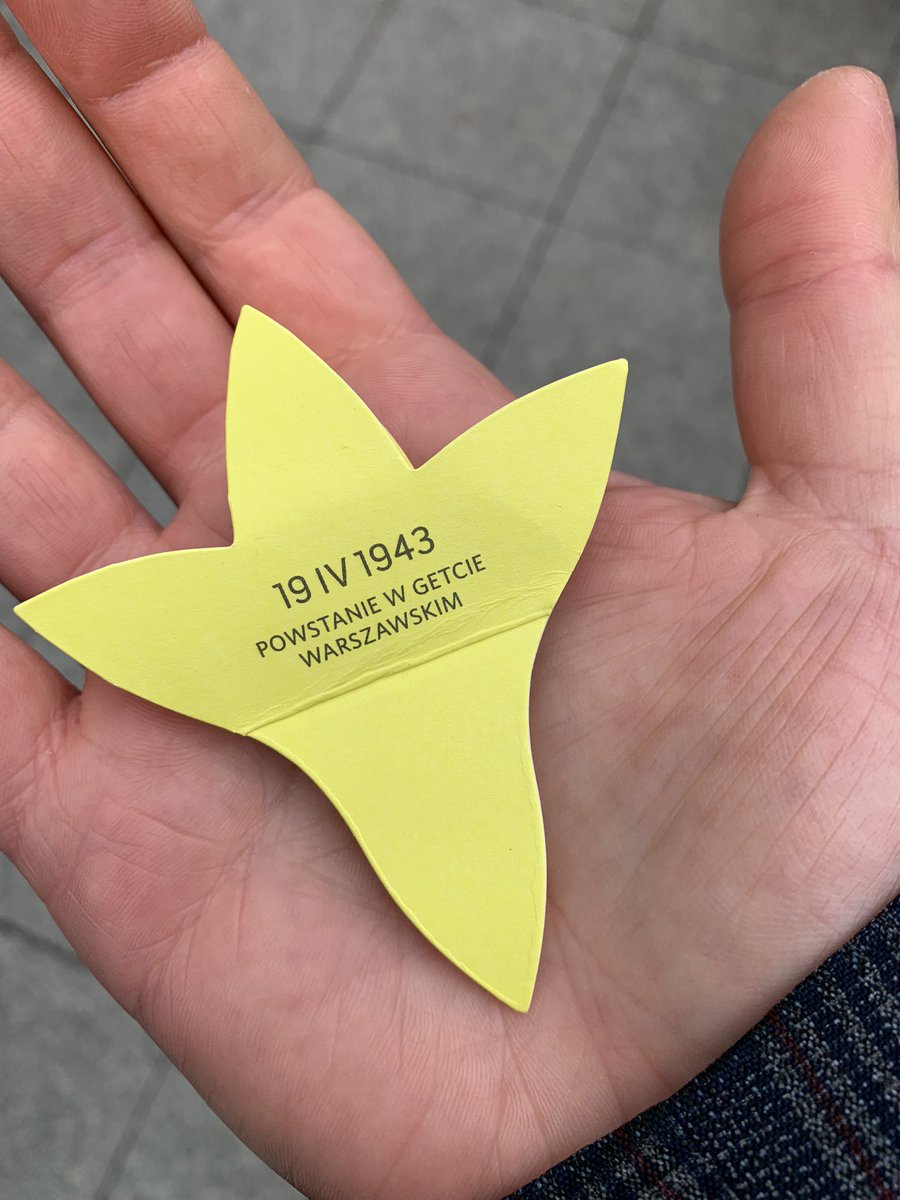 I’m in Warsaw with a small delegation of rank-and-file <a href="/RMTLondon/">🆁🅼🆃 London Calling ✊ 𝙟𝙤𝙞𝙣 𝙍𝙈𝙏 ✊</a> activists to participate in the commemorations of the 80th anniversary of the Warsaw Ghetto Uprising.

The daffodil was originated as a symbol of commemoration by Marek Edelman, one of the leaders of the uprising.