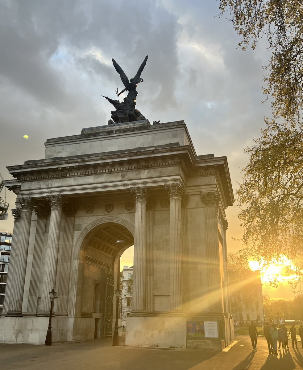 AjcJasmine09's tweet image. Take a moment and appreciate how lovely ‘SPRING’ adds new life and beauty to all that is… 

#springinlondon #mykindofweather