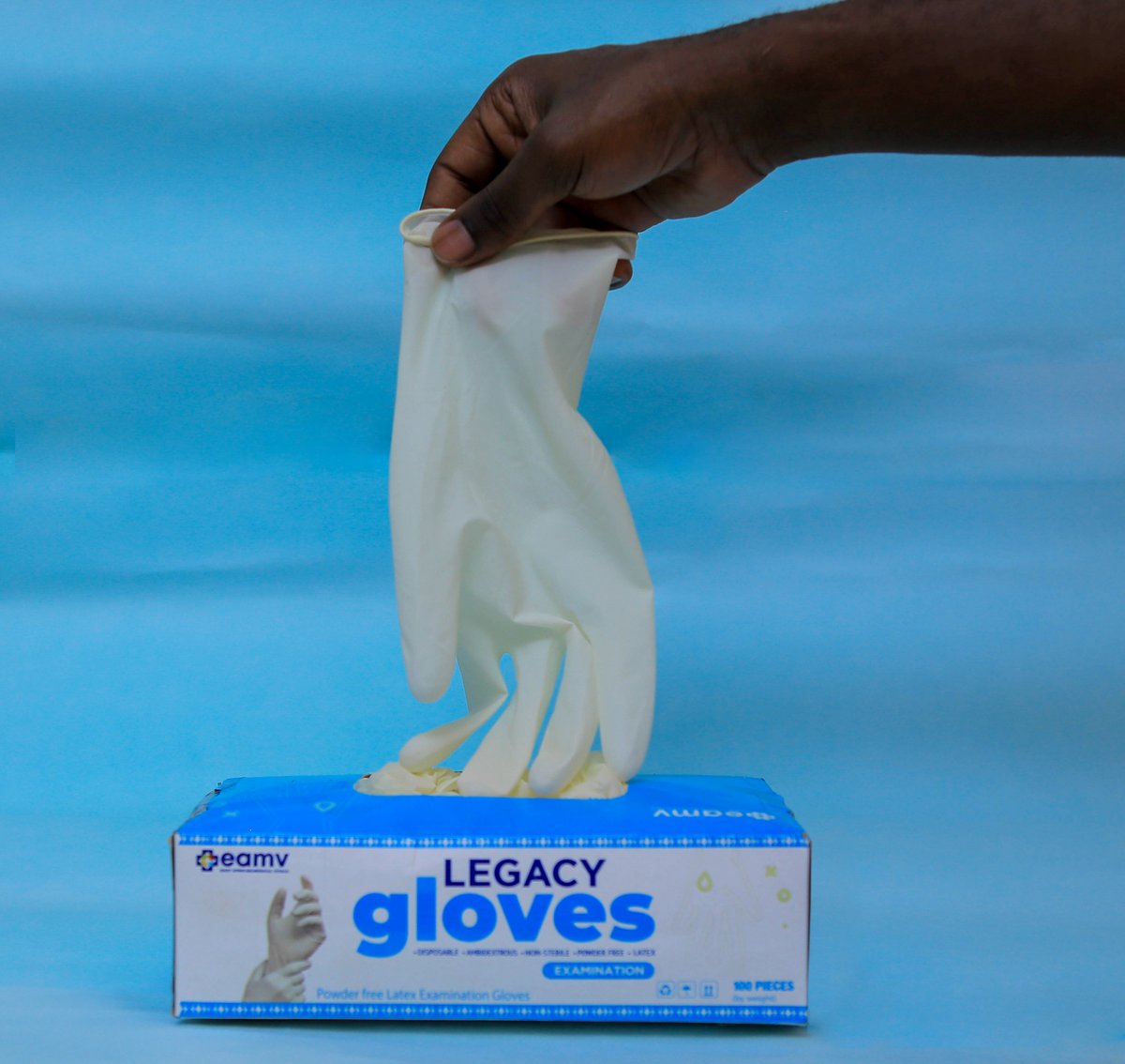 EAMedicalVitals's tweet photo. Get the perfect fit with our powder-free examination gloves, available in Small, Medium, Large, and Extra Large sizes. Plus, you can choose from boxes of 100 or cases of 1,000, so you're always fully stocked and ready for action.
#leadingmedicalconsumables
#powderfreegloves https://t.co/5shQwDWOUV
