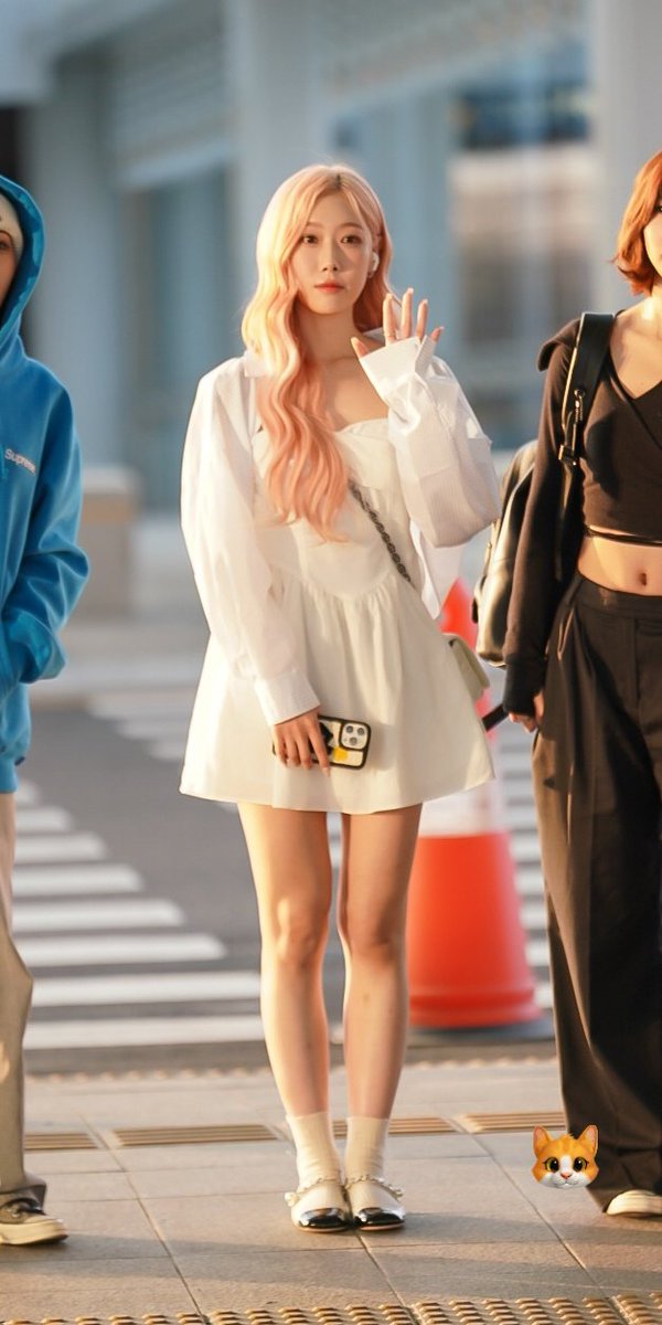 Handong_Lover's tweet photo. 230419 preview 

천사가 와줬어👼

#한동 #HANDONG 
#드림캐쳐 #Dreamcatcher 
@hf_dreamcatcher https://t.co/eXqAuMEmnJ