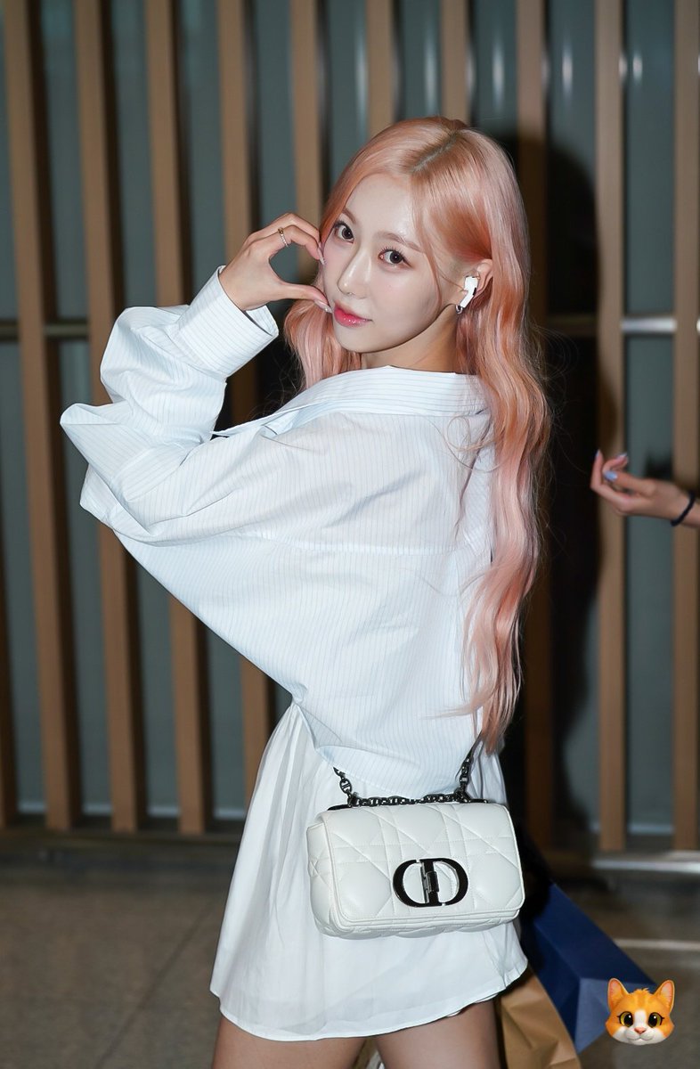 230419 preview 

천사가 와줬어👼

#한동 #HANDONG 
#드림캐쳐 #Dreamcatcher 
<a href="/hf_dreamcatcher/">드림캐쳐 Dreamcatcher</a>