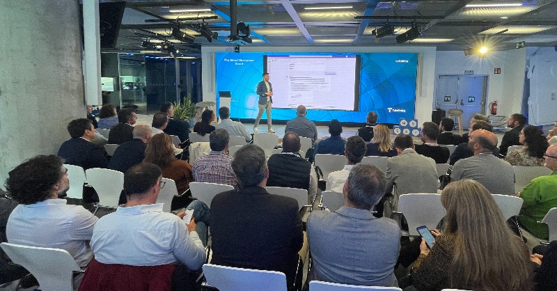 TE_GranEmpresa's tweet photo. "La implantación de #AsistentesVirtuales es sinónimo de eficiencia, eficacia, flexibilidad, autonomía y agilidad en el proceso de atención al empleado" @BrunoLago_1  

Una pieza más de la propuesta modular de gestión del puesto de trabajo más completa #SmartWorkPlace