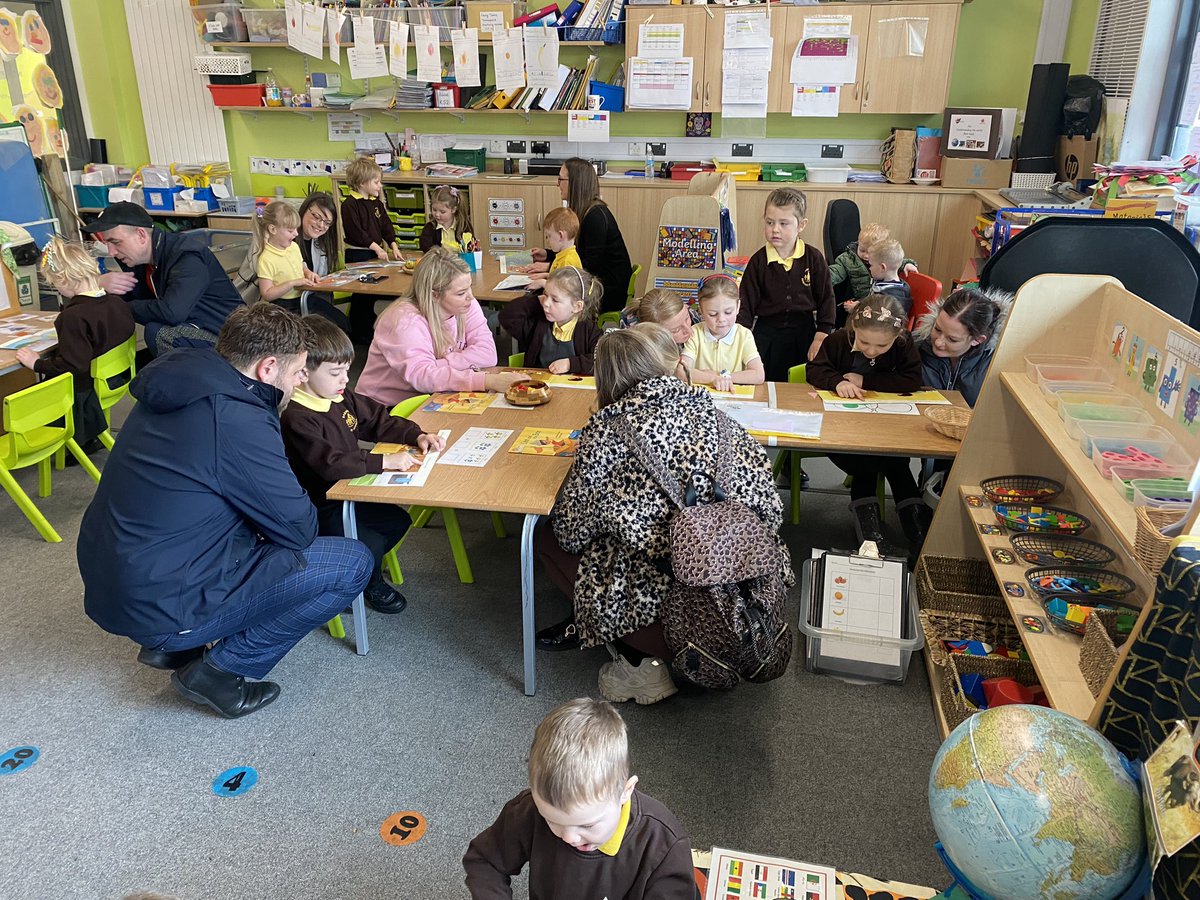 EastfieldPSHull's tweet image. We had a fantastic stay and read session in FWK this morning! Thank you so much to everyone that came along to hear your super readers. 📚 🐛 #epsread #epsFWK